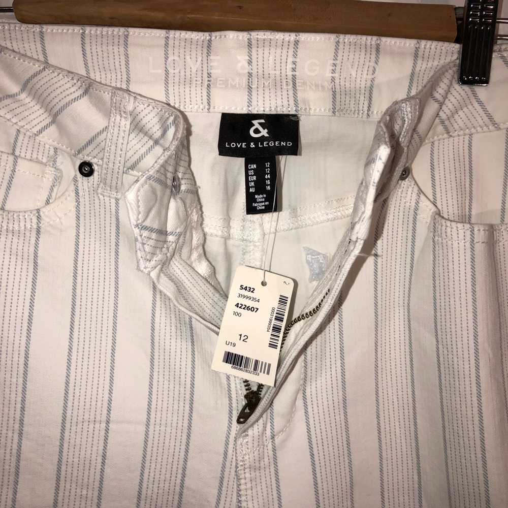 Striped Cropped Denim - Picture 5 of 8